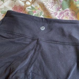 Black Lulu lemon leggings
